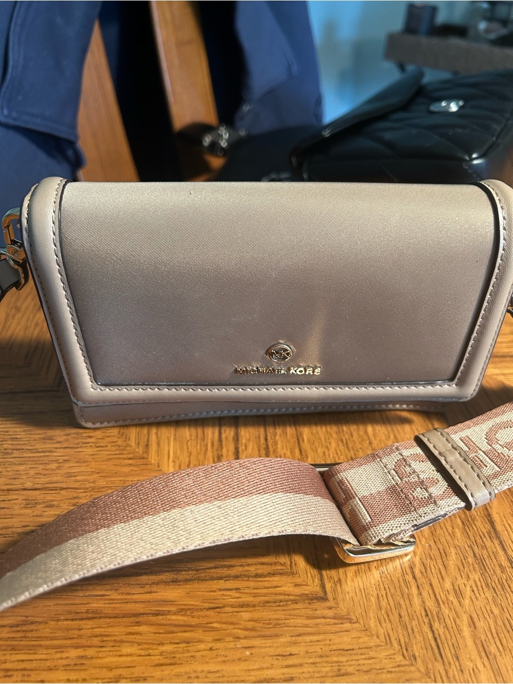 Michael Kors Beige/Tan Crossbody Bag with Branded Strap - Picture 2 of 9